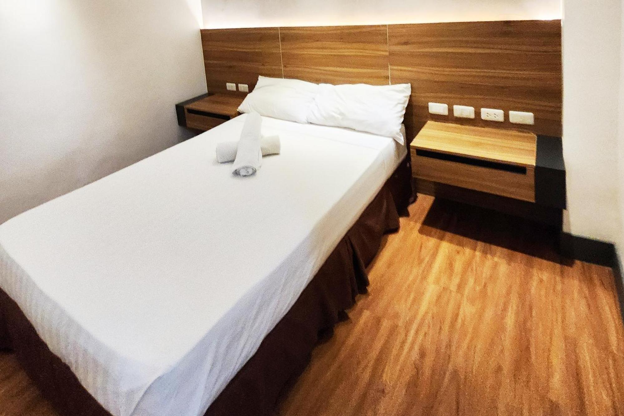 Boulevard Pension Hotel 세부 외부 사진
